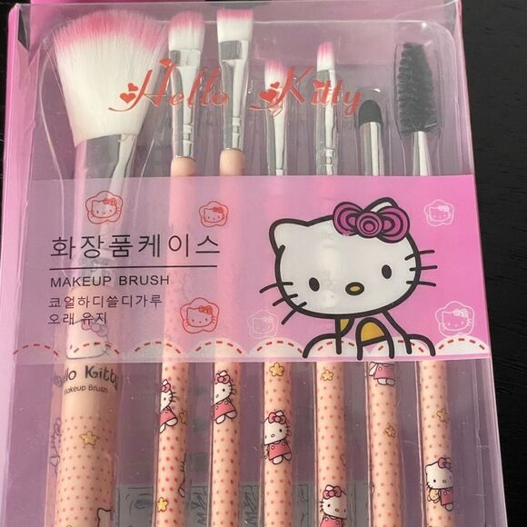 Hello Kitty Makeup Brush Set Comes w/7 Brushes (NEW) - Picture 3 of 7